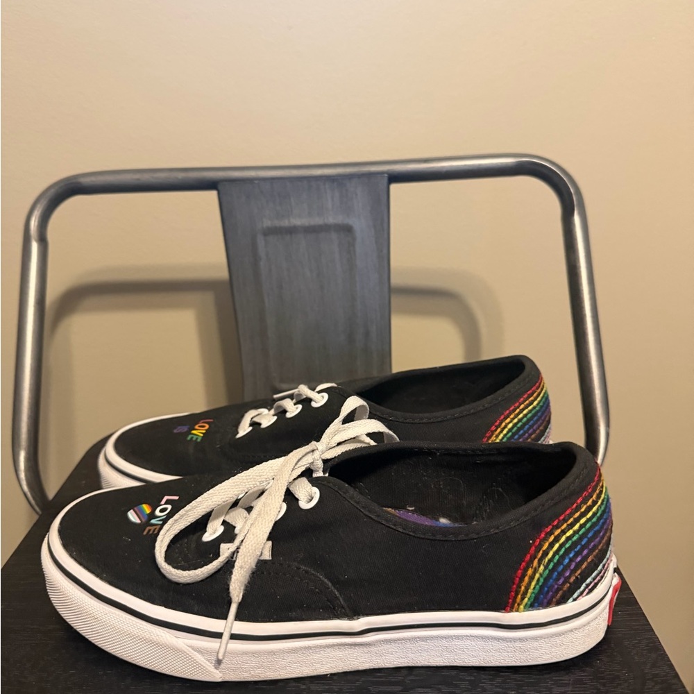 Vans X Pride “Authentic Pride” Paul Van Doren VN00EE3RNC Rainbow Love Is W7/M5.5 - Picture 7 of 11